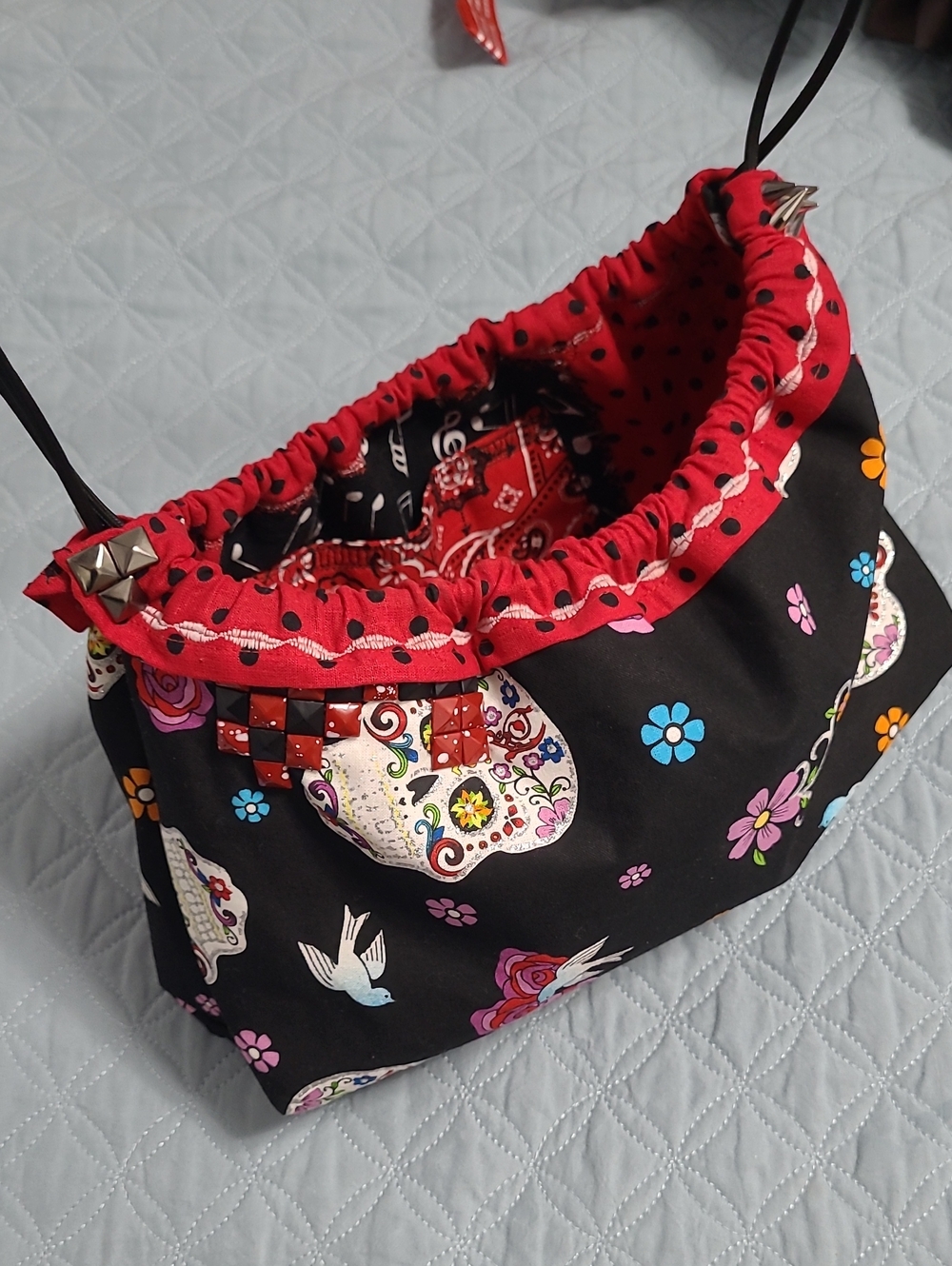 Women’s Black Floral & Skull Drawstring Shoulder Bag - Red Trim